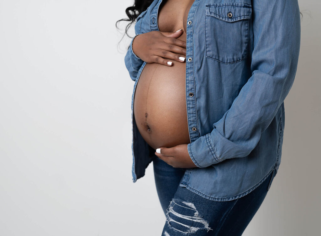 Sandy Springs maternity photographer.
